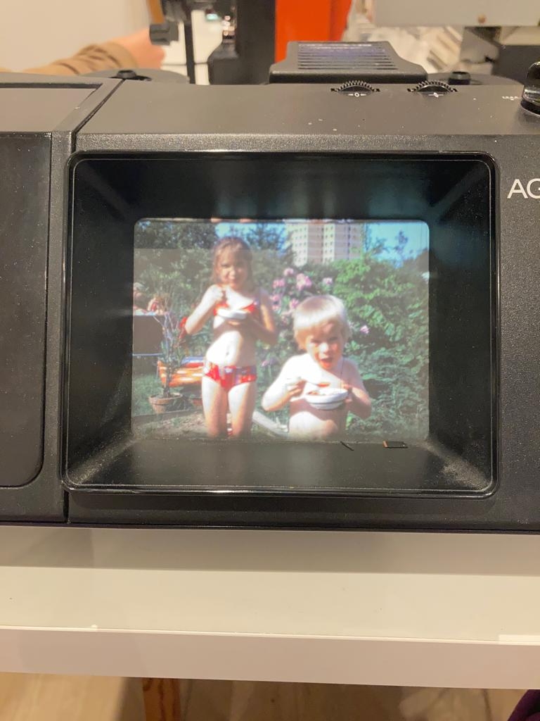 featured image thumbnail for post WORKSHOP: EINE ARCHÄOLOGIE DES SELBST DURCH BILDER AUS ZWEITER HAND @ Flur Kollektiv Dortmund (2023-11-02)